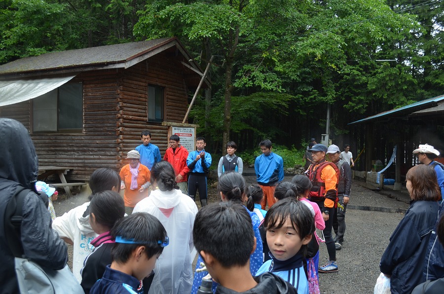 渓流登りと川遊び