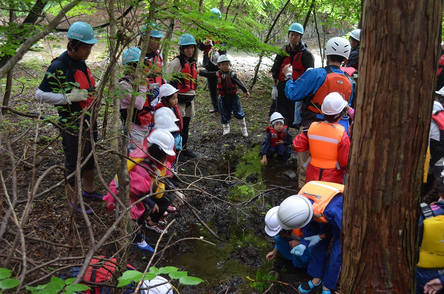 渓流登りと川遊び