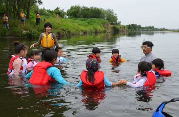 川の安全教室　～かっぱの川流れ～