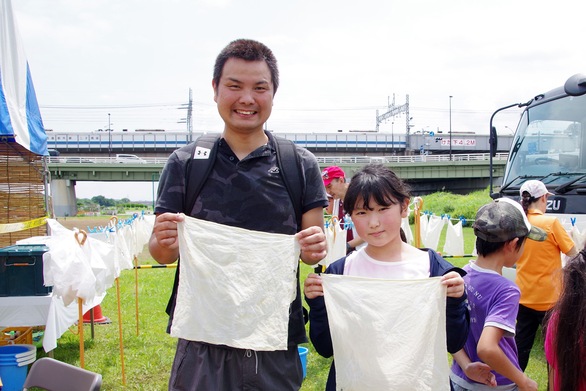 夏休み多摩川教室　草木染め