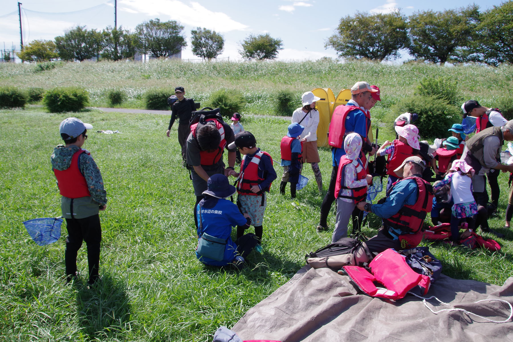 『川の生きもの観察会（ガサガサ）』
