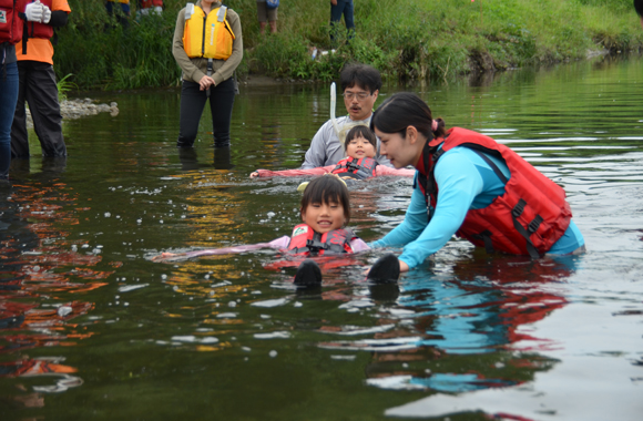 川の安全教室　～かっぱの川流れ～