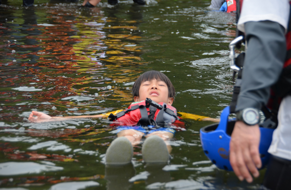 川の安全教室　～かっぱの川流れ～