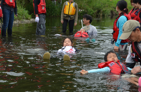 川の安全教室　～かっぱの川流れ～