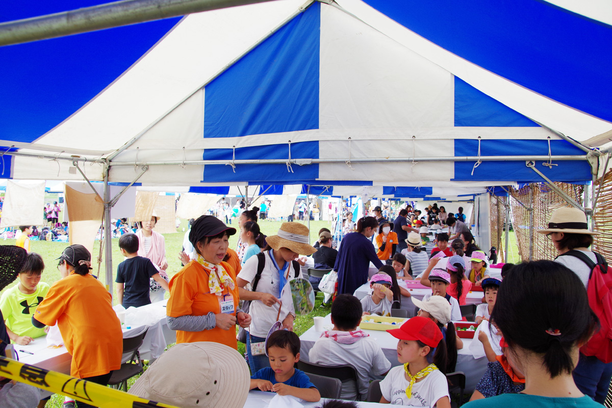 夏休み多摩川教室　草木染め