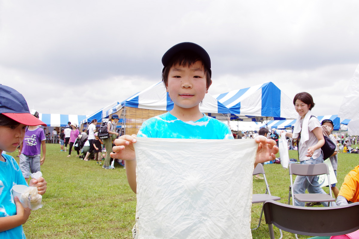 夏休み多摩川教室　草木染め