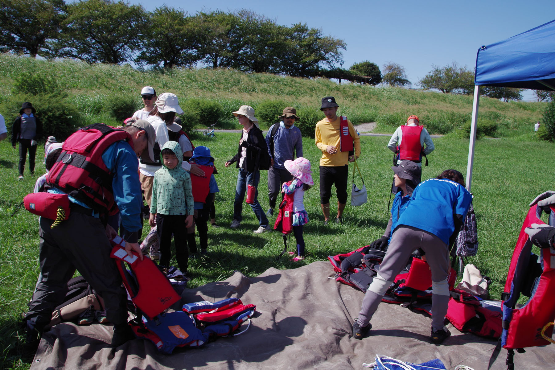 『川の生きもの観察会(ガサガサ)』