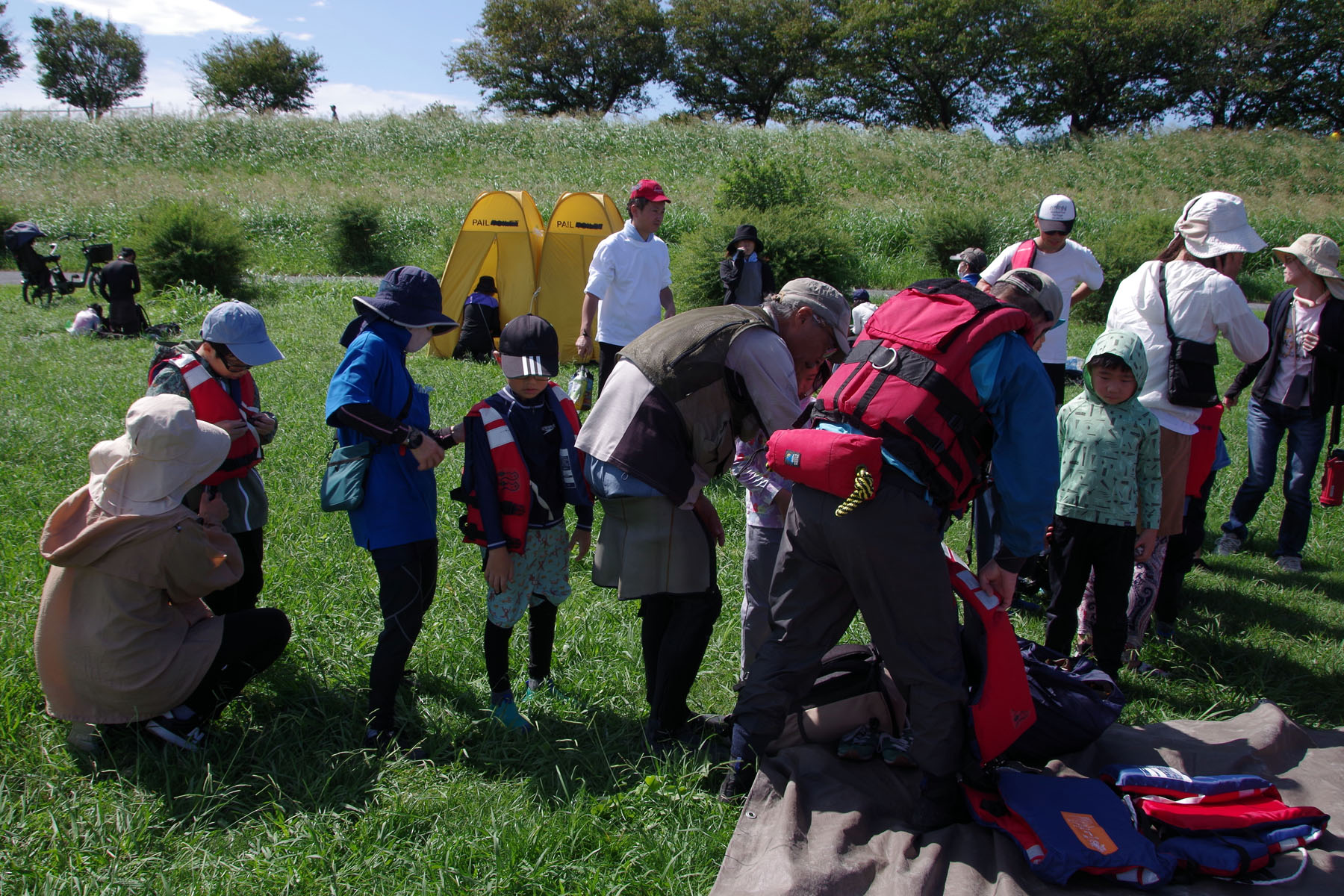 『川の生きもの観察会(ガサガサ)』