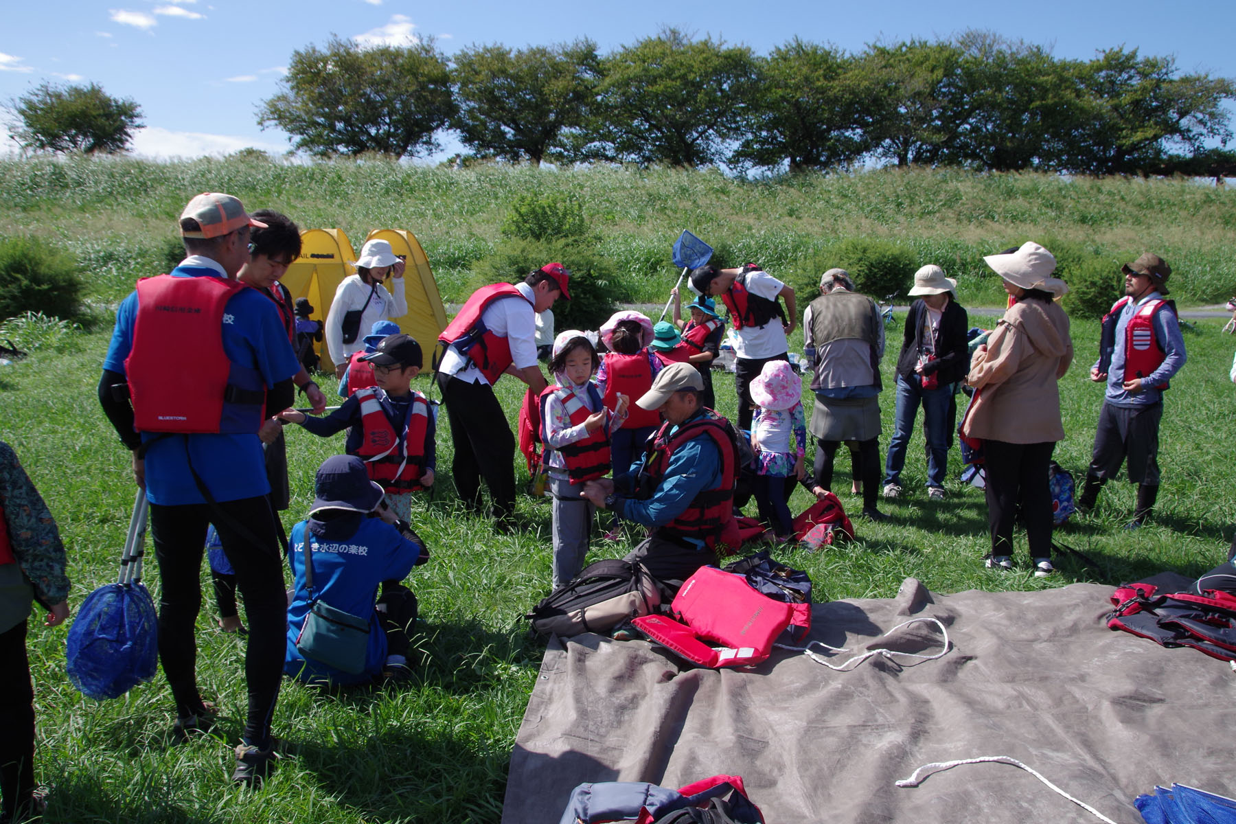 『川の生きもの観察会(ガサガサ)』