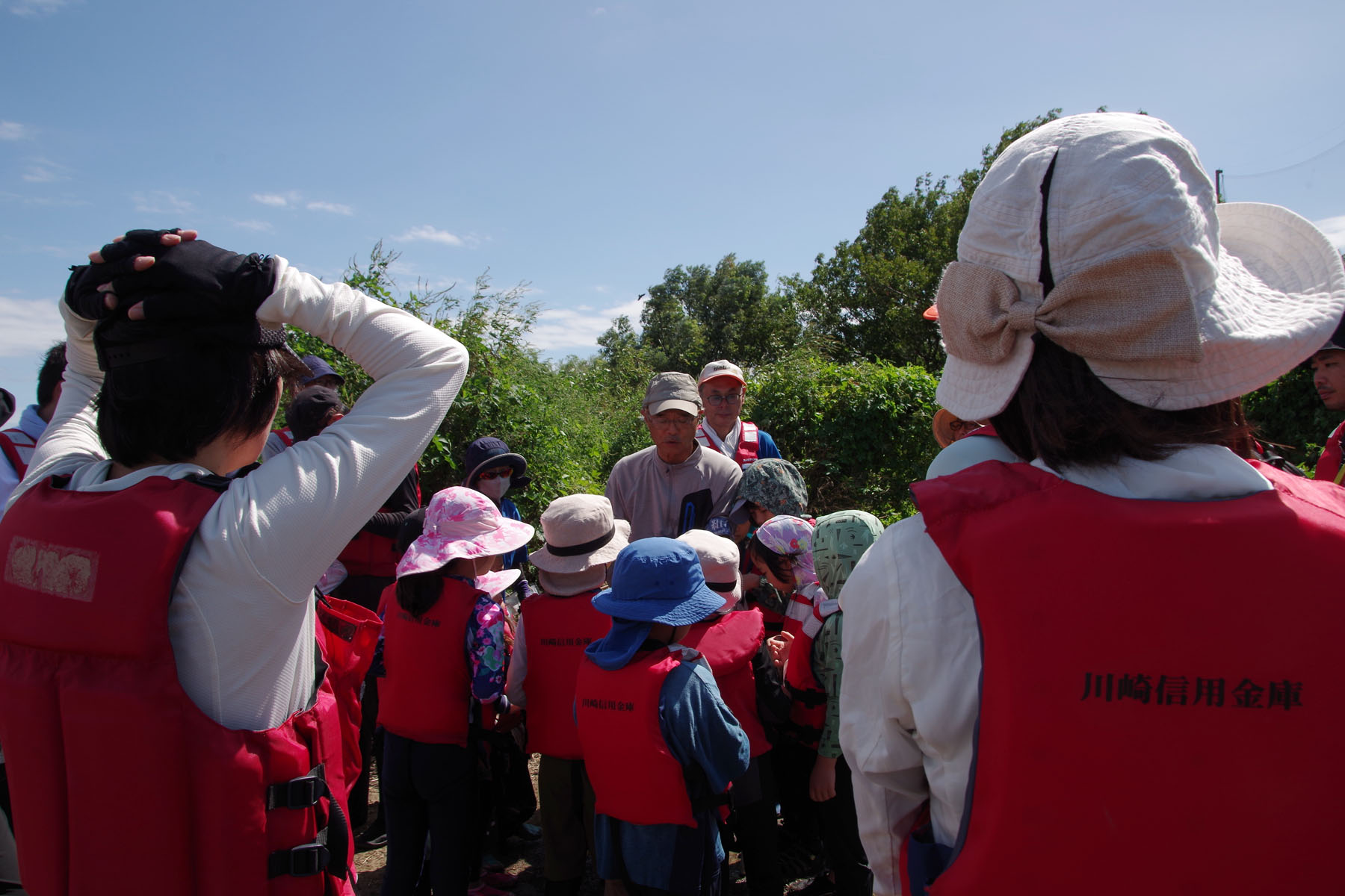 『川の生きもの観察会(ガサガサ)』